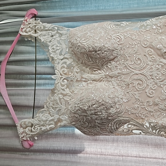 Wedding Dress - Picture 12 of 16